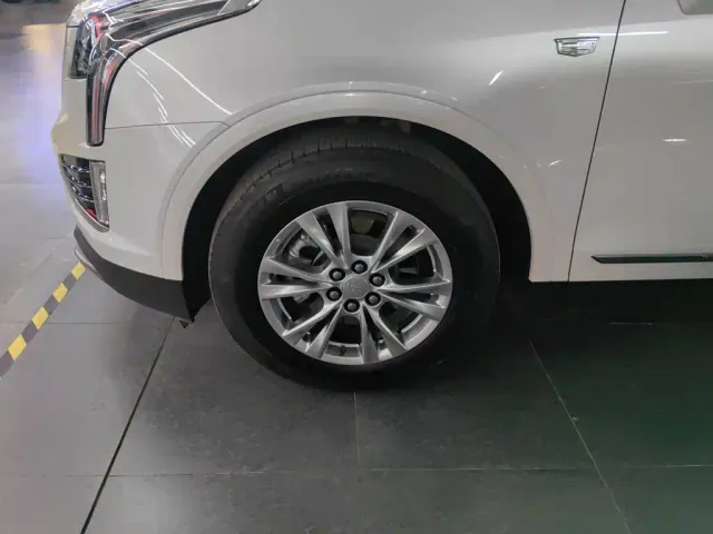 Cadillac XT5 — Фото автомобиля 24