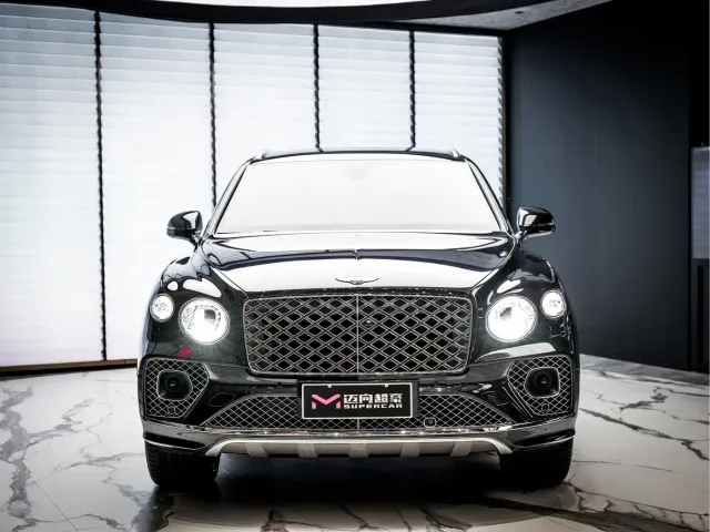 Bentley Bentayga — Фото автомобиля 3