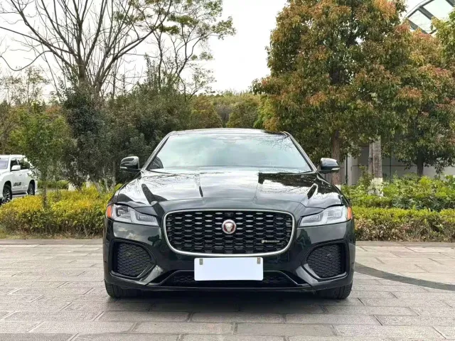 Jaguar XFL — Фото автомобиля 2