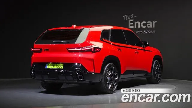BMW XM — Фото автомобиля 2