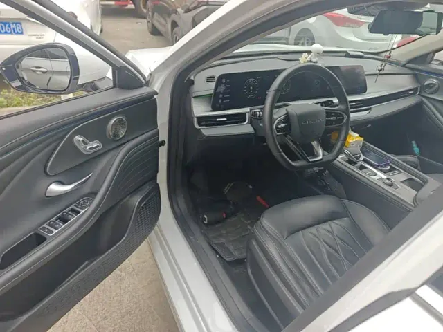 Chery Arrizo 8 — Фото автомобиля 15