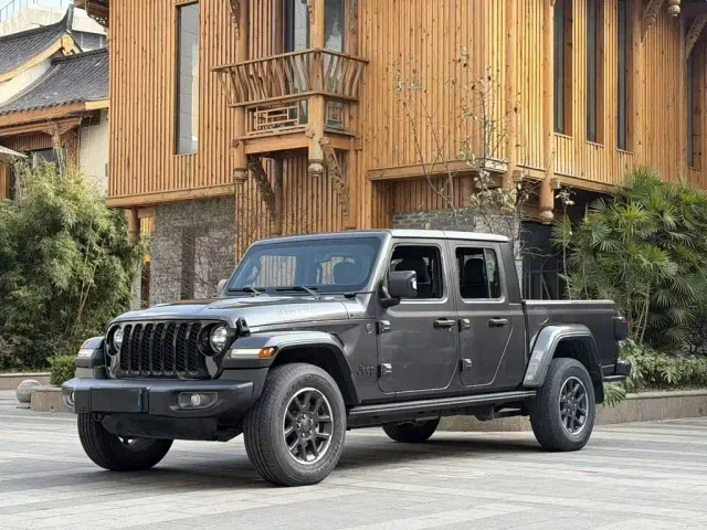 Фотография автомобиля — Jeep Gladiator