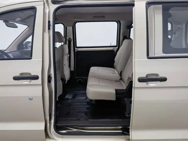Wuling Hongguang V — Фото автомобиля 15