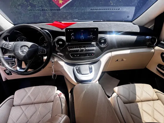 Mercedes-Benz V-Class — Фото автомобиля 10