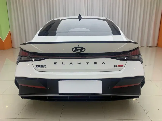 Hyundai Elantra — Фото автомобиля 5
