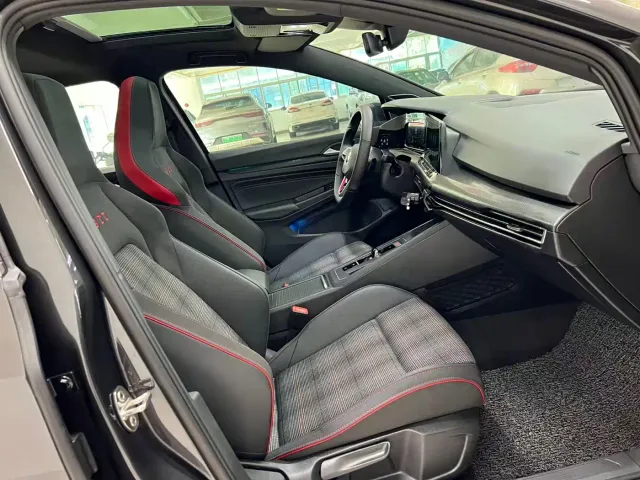 Volkswagen Golf GTI — Фото автомобиля 7