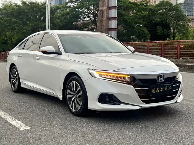 Honda Accord — Фото автомобиля 3