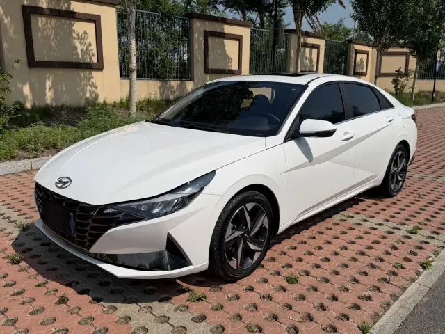 Фотография автомобиля — Hyundai Elantra