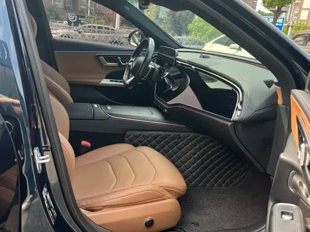 Mercedes-Benz E-Class — Фото автомобиля 9