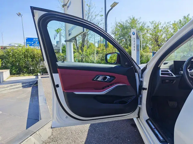 BMW 3 Series — Фото автомобиля 6