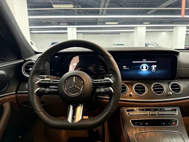 Mercedes-Benz E-Class — Фото автомобиля 9