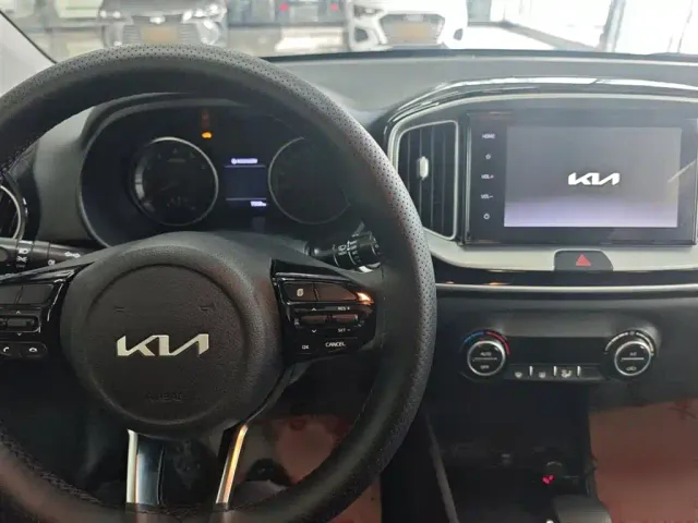 Kia KX1 — Фото автомобиля 2