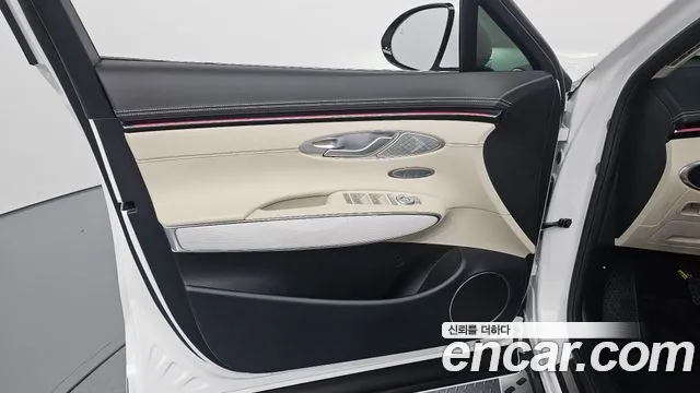 Genesis GV70 — Фото автомобиля 13