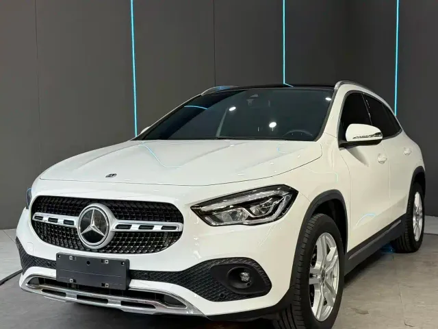 Фотография автомобиля — Mercedes-Benz GLA-Class