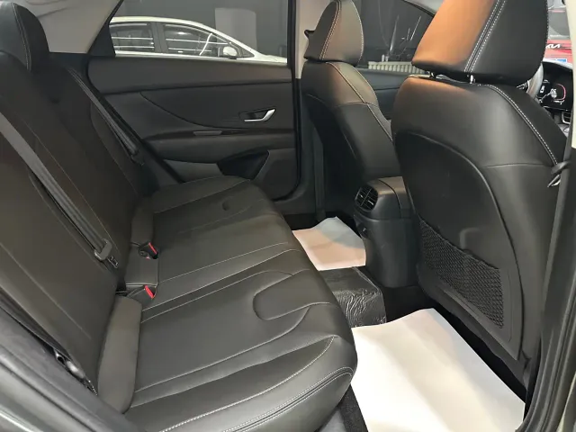 Hyundai Elantra — Фото автомобиля 11