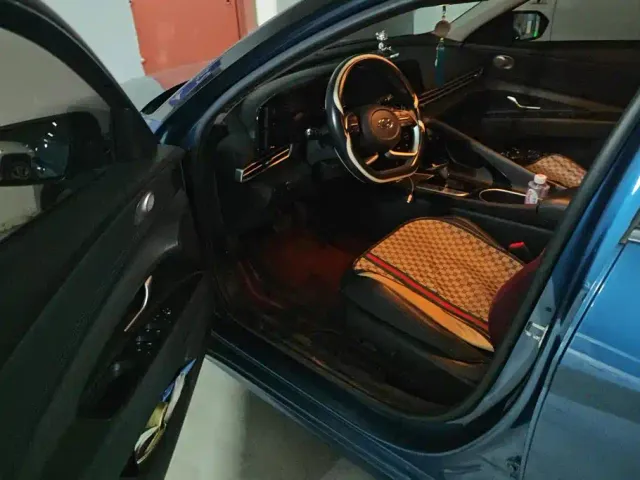 Hyundai Elantra — Фото автомобиля 9