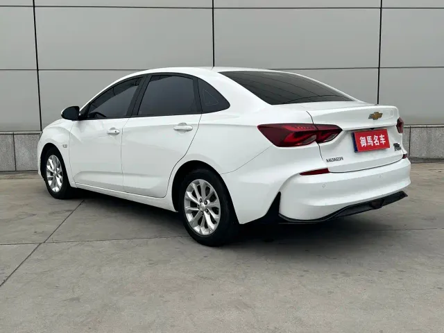 Chevrolet Monza — Фото автомобиля 13