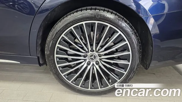 Mercedes-Benz E-Class — Фото автомобиля 19