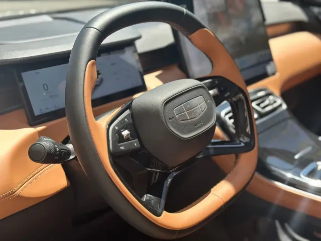 Geely Boyue L — Фото автомобиля 15