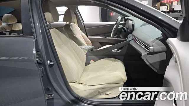 Hyundai Avante CN7 — Фото автомобиля 18