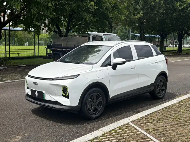 Фотография автомобиля — Geely Geometry E Firefly