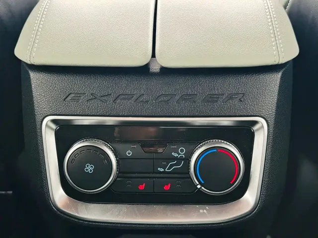 Ford Explorer — Фото автомобиля 17
