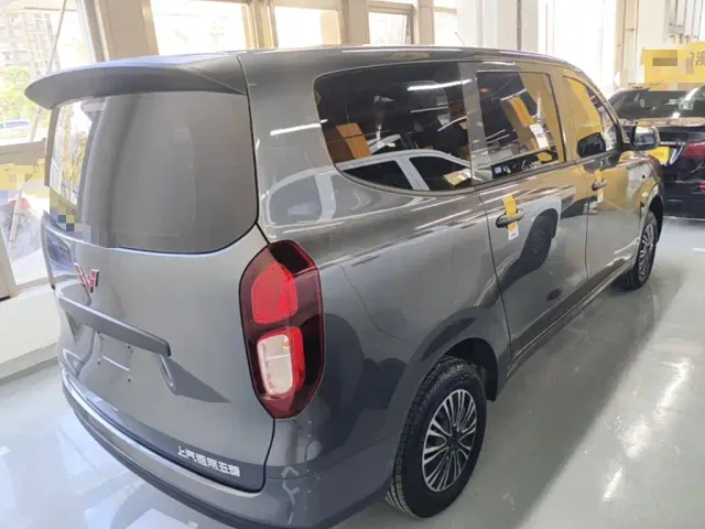 Wuling Hongguang — Фото автомобиля 6