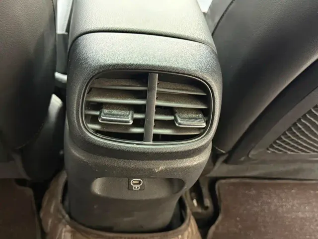 Hyundai Elantra — Фото автомобиля 11