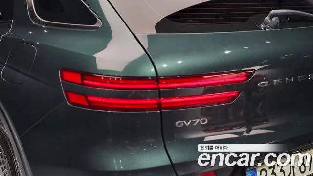 Genesis GV70 — Фото автомобиля 8
