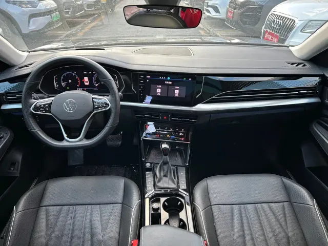 Volkswagen Passat — Фото автомобиля 10