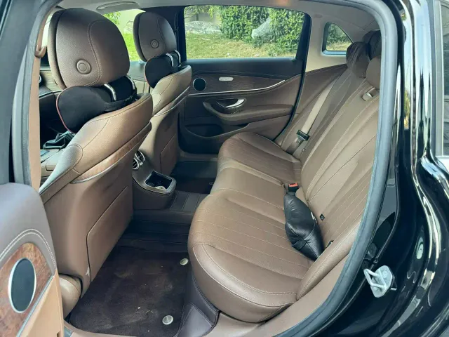 Mercedes-Benz E-Class — Фото автомобиля 6