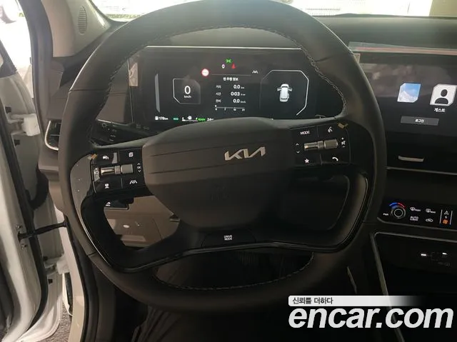 Kia Canival — Фото автомобиля 9