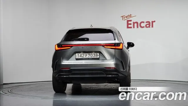 Lexus NX Generation 2 — Фото автомобиля 4