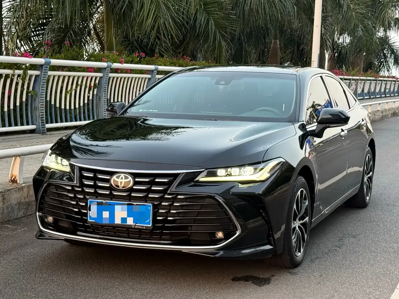 Фотография автомобиля — Toyota Avalon