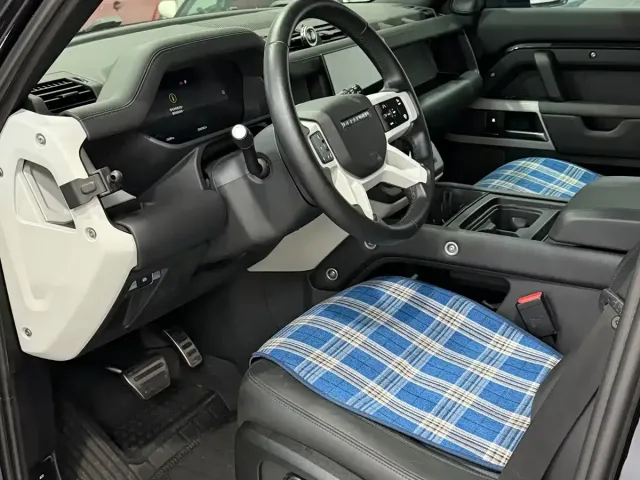 Land Rover Defender — Фото автомобиля 8