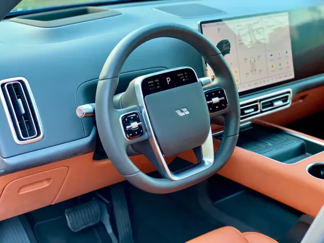 Li Auto L7 — Фото автомобиля 13