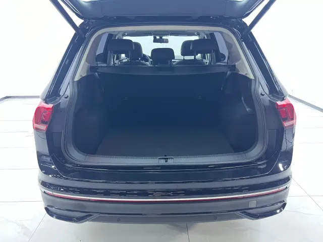 Volkswagen Tiguan L — Фото автомобиля 19