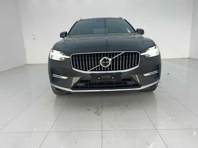 Volvo XC60 — Фото автомобиля 2