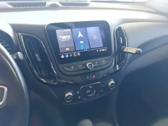 Chevrolet Equinox — Фото автомобиля 12