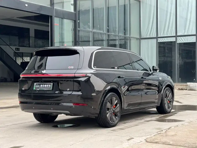 Li Auto L9 — Фото автомобиля 18