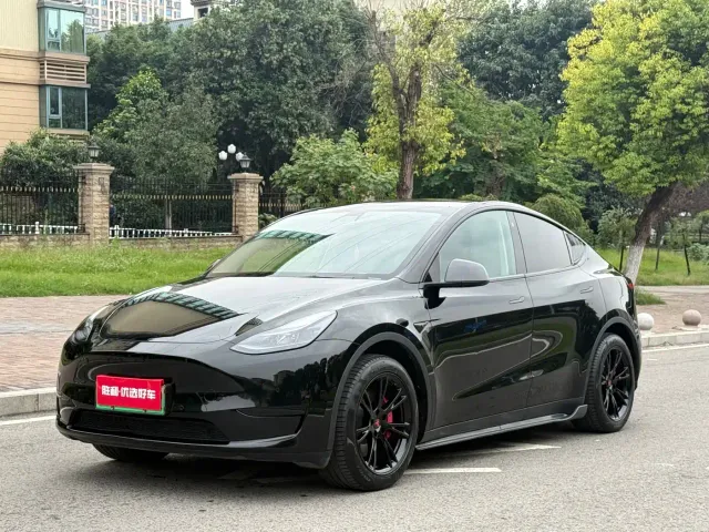 Фотография автомобиля — Tesla Model Y
