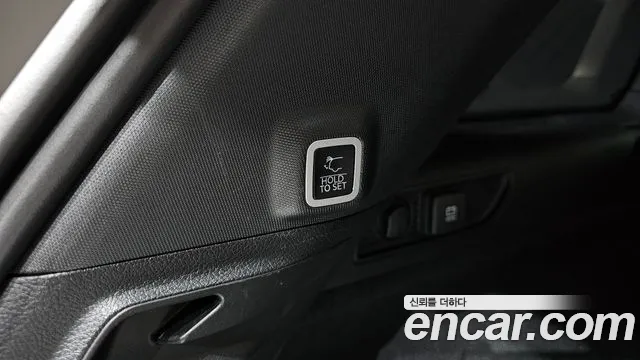 Jeep Cherokee Grand Cherokee(WL) 3.6 Overland — Фото автомобиля 20