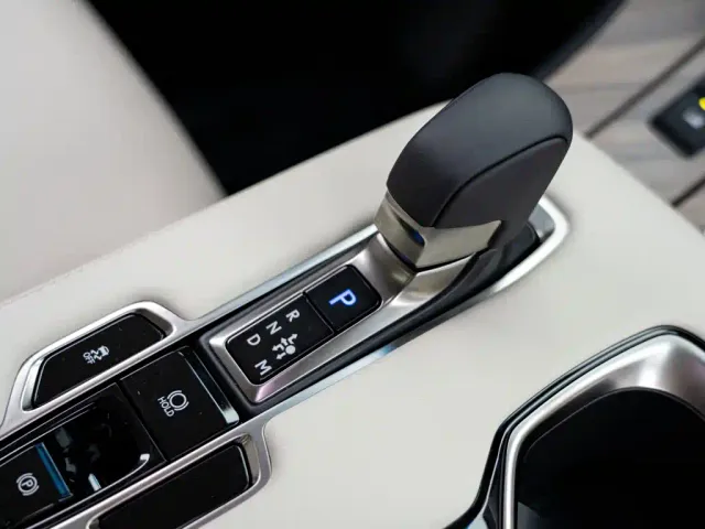 Lexus LM — Фото автомобиля 19