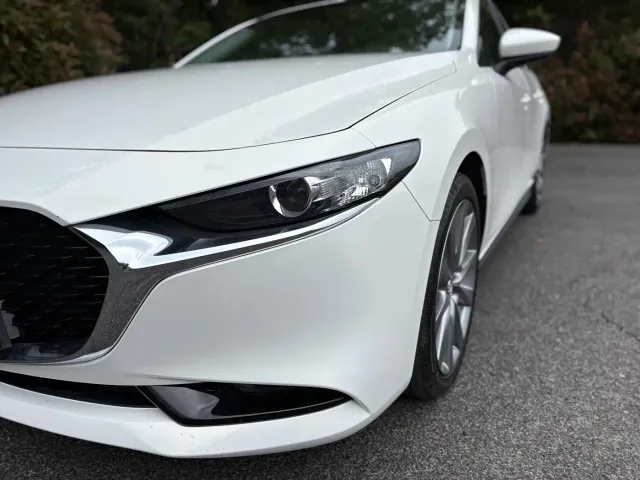 Mazda Axela — Фото автомобиля 15