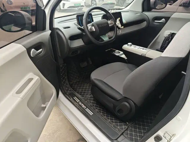 Changan Lumin — Фото автомобиля 15