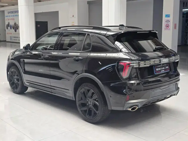 Lynk & Co 01 — Фото автомобиля 13