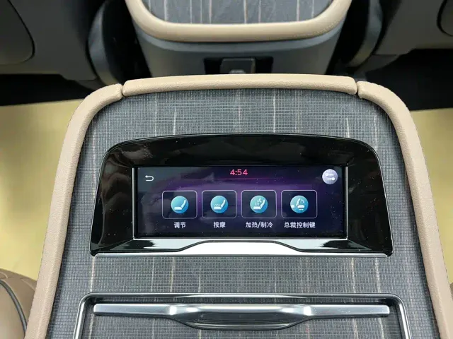 Lincoln Navigator — Фото автомобиля 21
