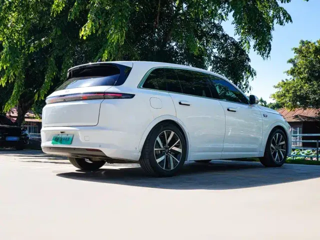 Li Auto L7 — Фото автомобиля 6