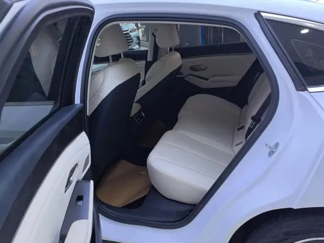 BYD Qin L — Фото автомобиля 11