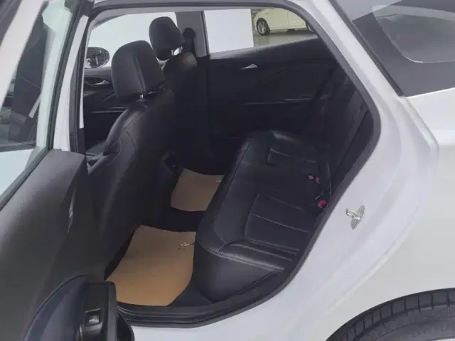 Buick Velite 6 — Фото автомобиля 11